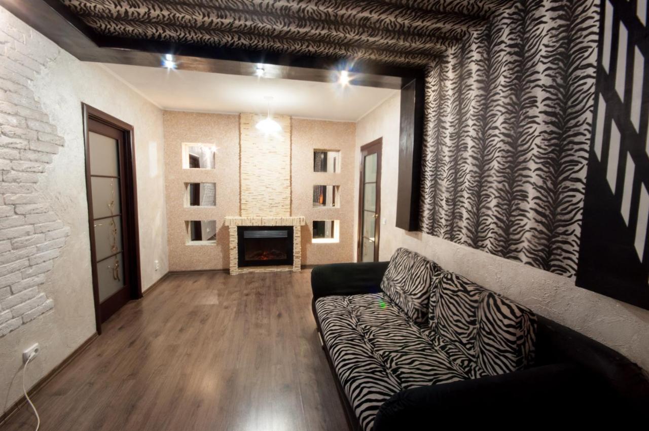 Prospekt Svobody 40 Apartment Uzhhorod Bagian luar foto
